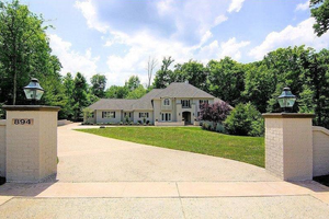 Picture of 894 Winding River Boulevard, Hamilton Twp, OH 45039