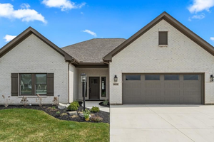 Picture of 822 Pebble Place, Tipp City, OH 45373
